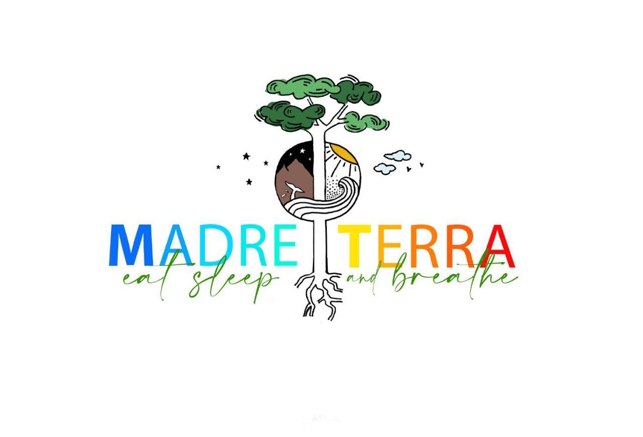 ウビタ Madre Terra Bed & Breakfast エクステリア 写真